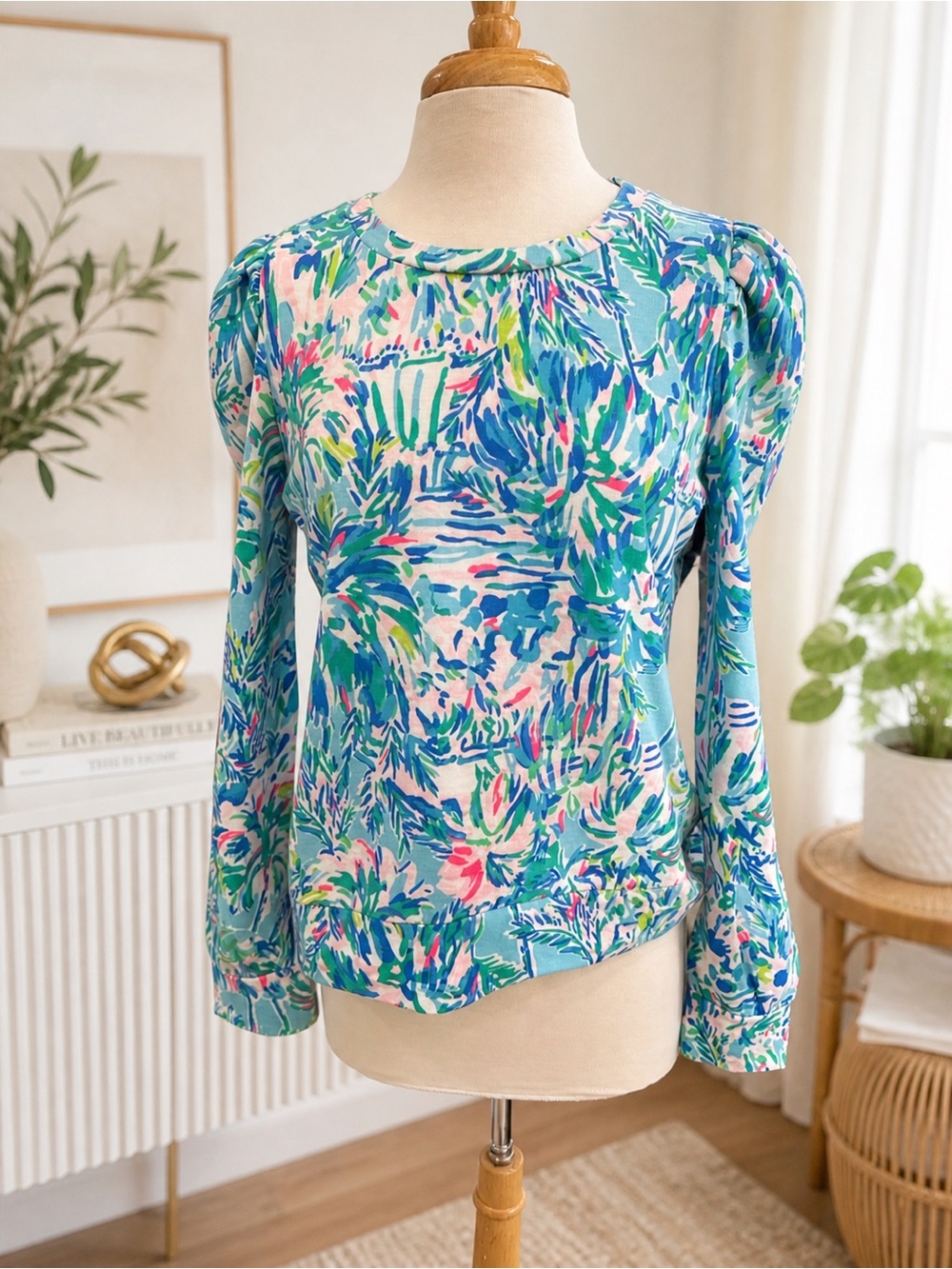 Lilly Pulitzer Cotton Printed Blouse Size Medium Blue Green Pink Tropical Top